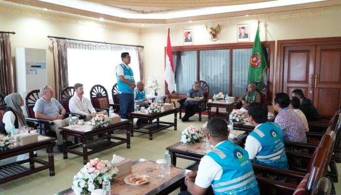 PLN Hidupkan Kembali PLTS Pulau Tiga, Warga Kini Menikmati Listrik 24 Jam