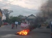 Warga Watdek Blokade Jembatan, Desak Polisi Tuntaskan Kasus Dugaan Pelecehan Anak