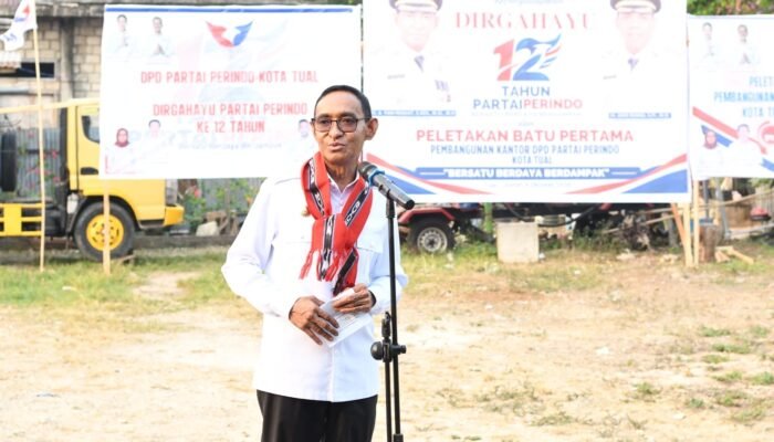 Wali Kota Tual Lakukan Peletakan Batu Pertama Kantor DPD Partai Perindo di Fiditan