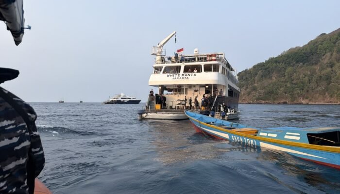 Terjebak Kabut dan Kehilangan Arah, Nelayan Banda Ditemukan Selamat di Pulau Manuk