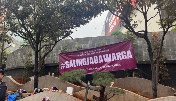 Di Tengah Aksi Sumpah Pemuda, Aliansi Ibu Indonesia Hadir dengan Logistik Gratis di Bundaran HI