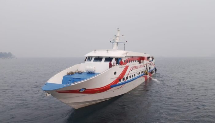 Kabut Asap Selimuti Perairan Maluku, Layanan Kapal Cepat Amahai-Tulehu Dipastikan Tetap Lancar